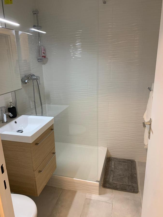 Lovely Studio Saint Jean Cachan, 20 Minutes From Luxembourg Gardens On Rer B And 350 M From Bagneux Rer B Lägenhet Exteriör bild