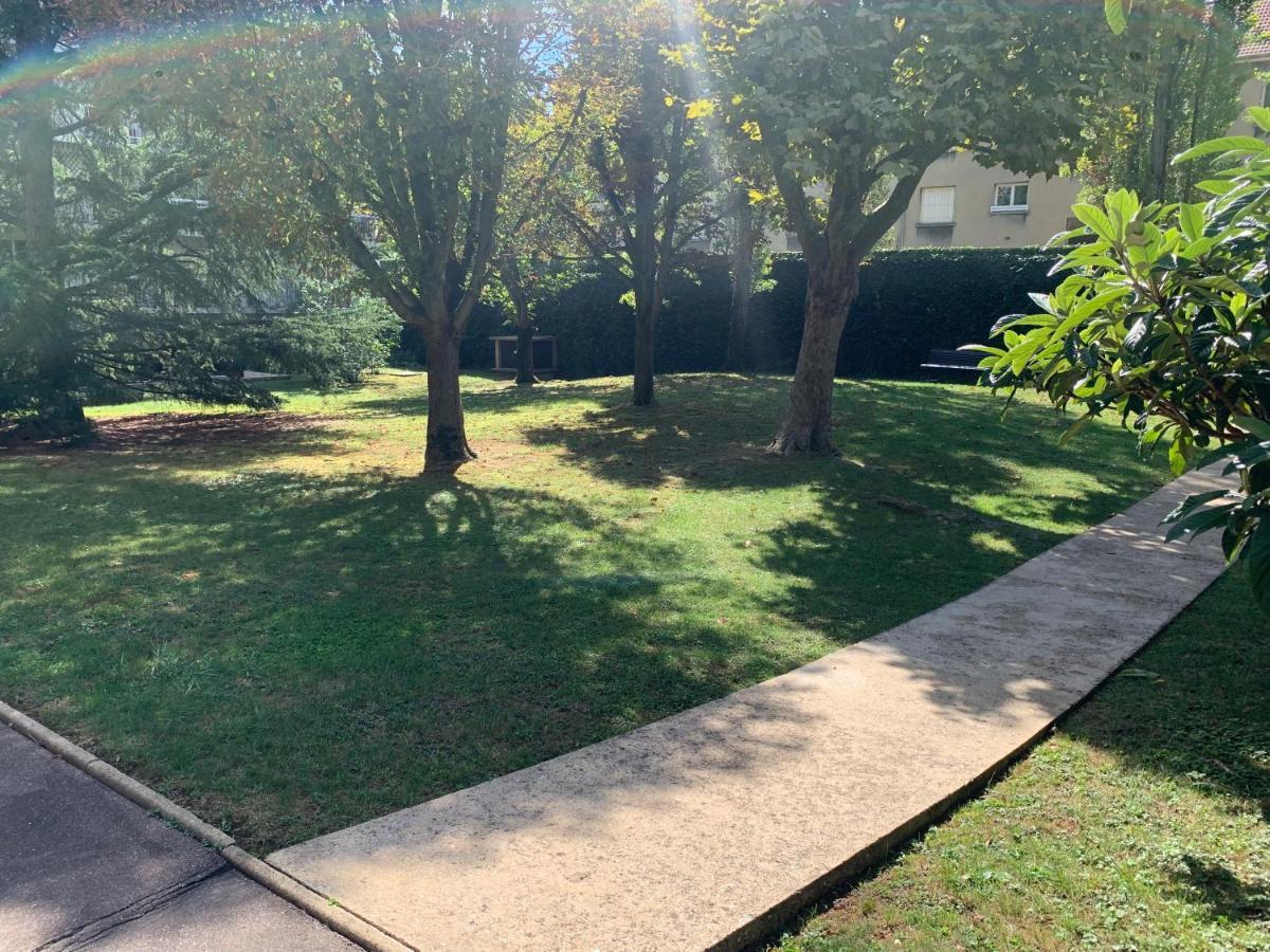 Lovely Studio Saint Jean Cachan, 20 Minutes From Luxembourg Gardens On Rer B And 350 M From Bagneux Rer B Lägenhet Exteriör bild